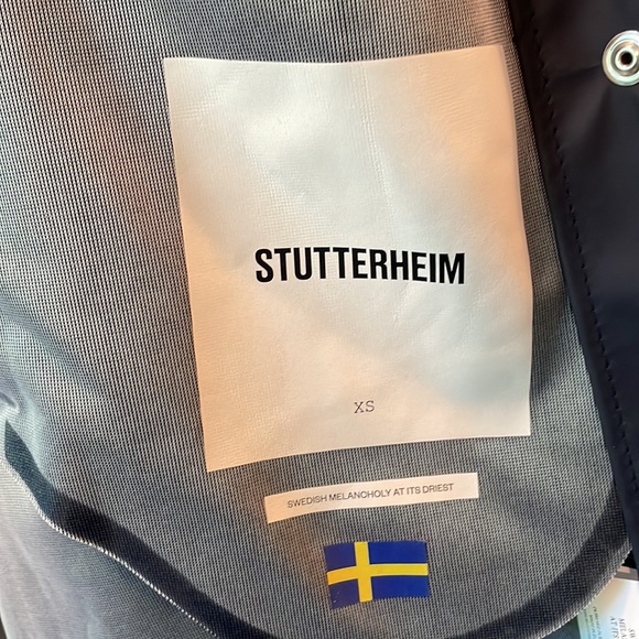 Stutterheim Mosebache Raincoat in Navy. Extra small - Picture 3 of 7